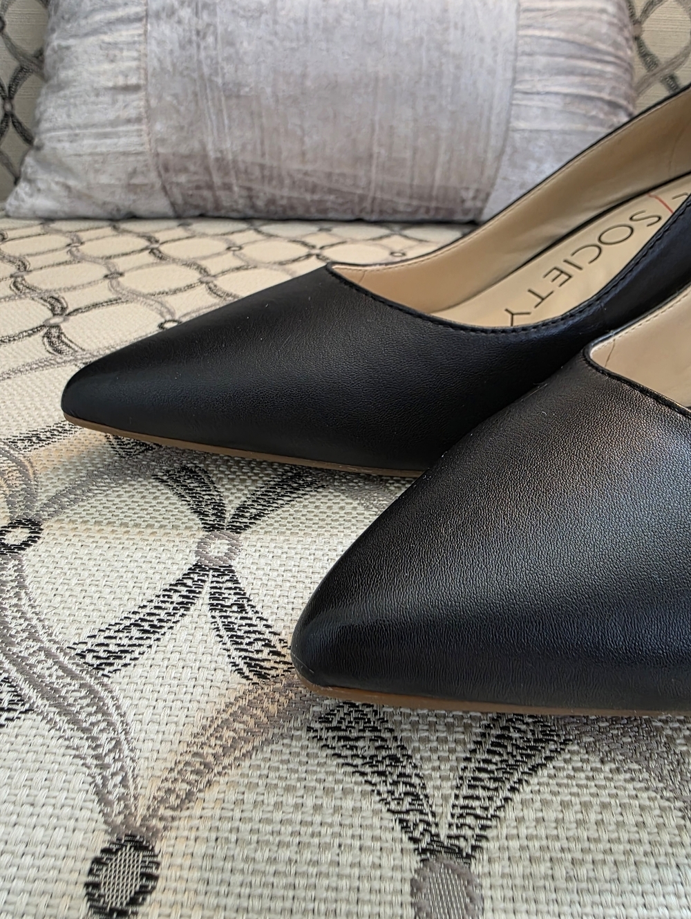 Sole Society Black Leather Pumps Size 8M - Picture 6 of 10